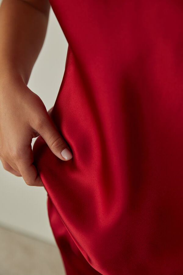 Blusa de cetim de seda com decote em V