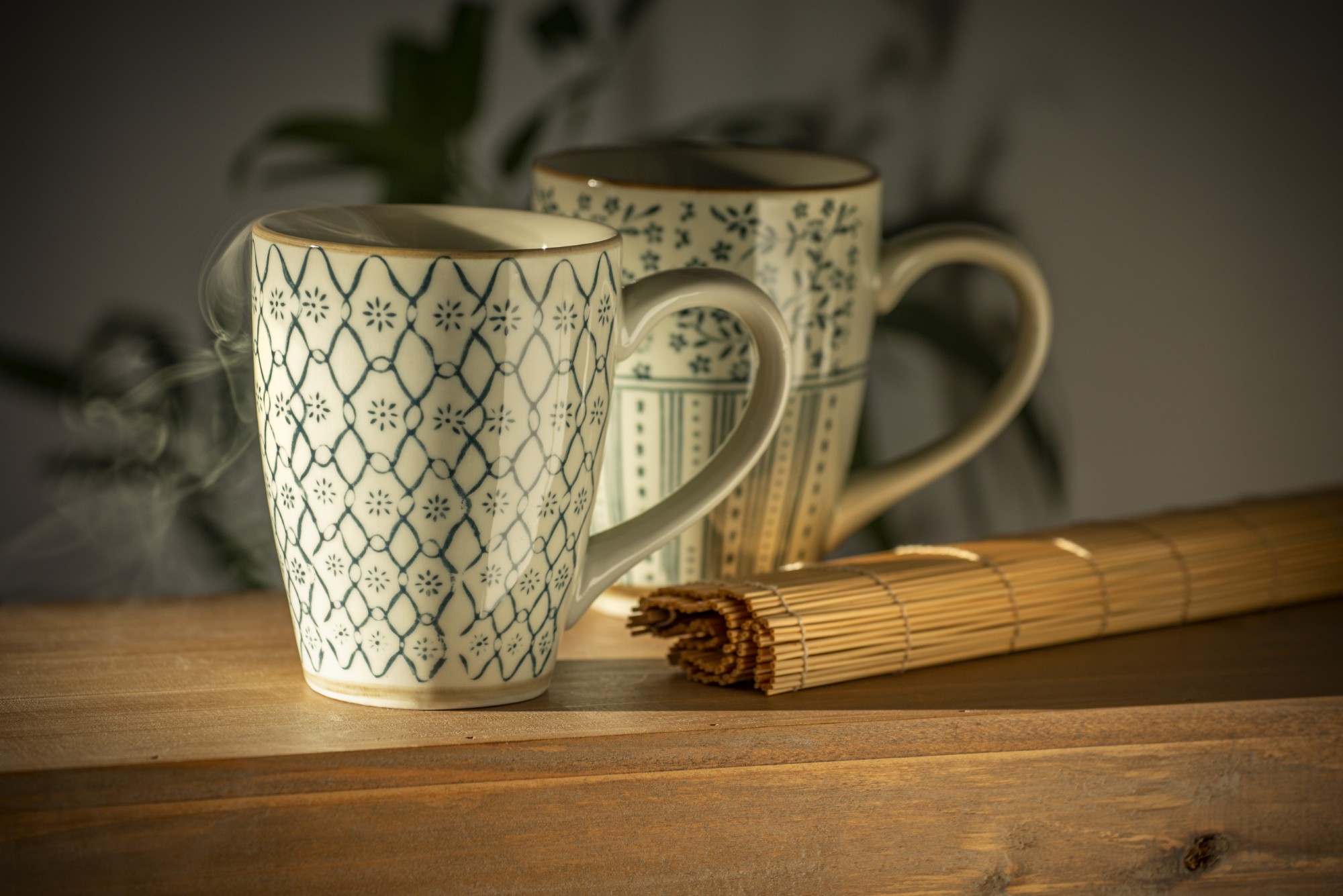 Tasse Gordes 'Netz', blau, hellgrau, H 12 cm, Ø 9,5 cm zu 4,80