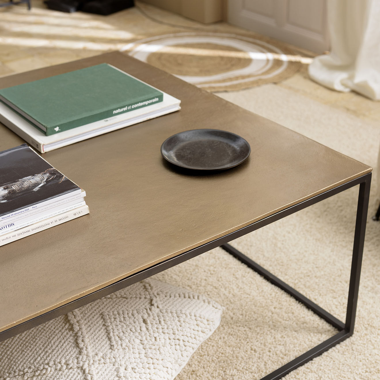 Macabane Table basse carrée Jonas doré/noir - 90x90x40.5 cm