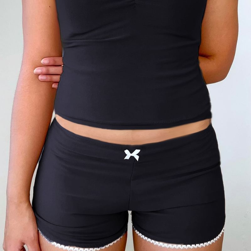 Honet - Mini-short met lage taille en strikaccent en kant