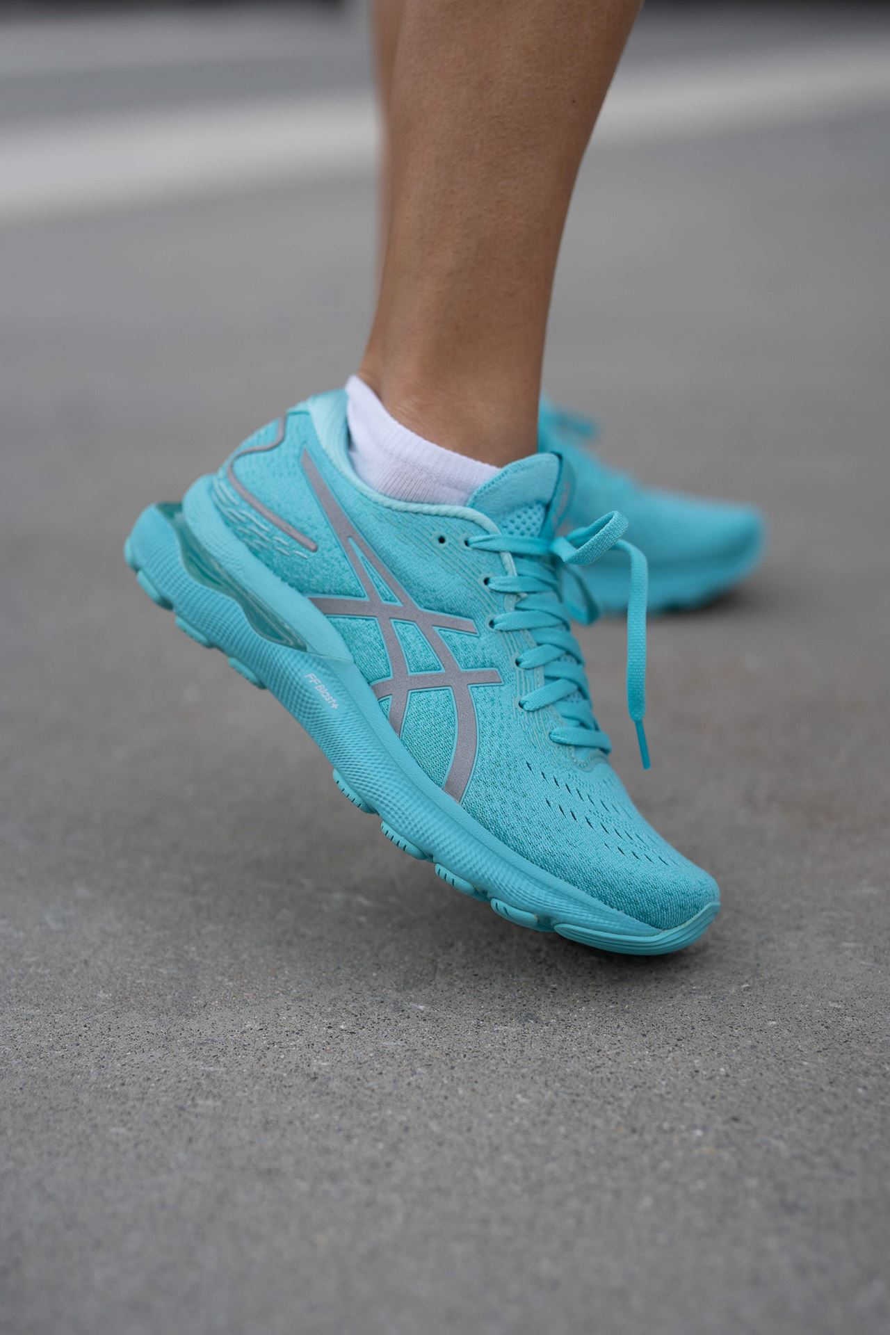 Gel-Nimbus 24 Lite-Show