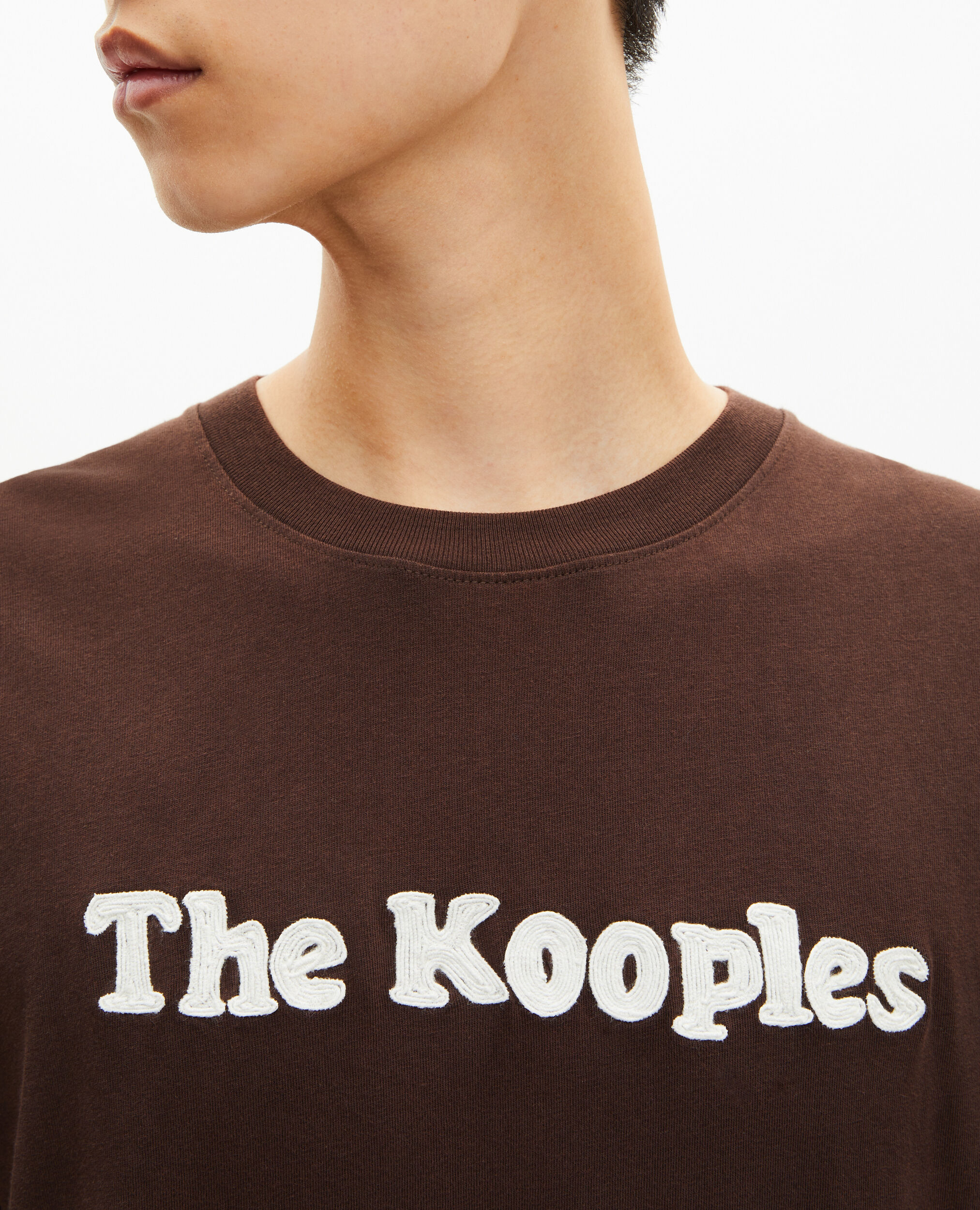 T-shirt avec broderie marron