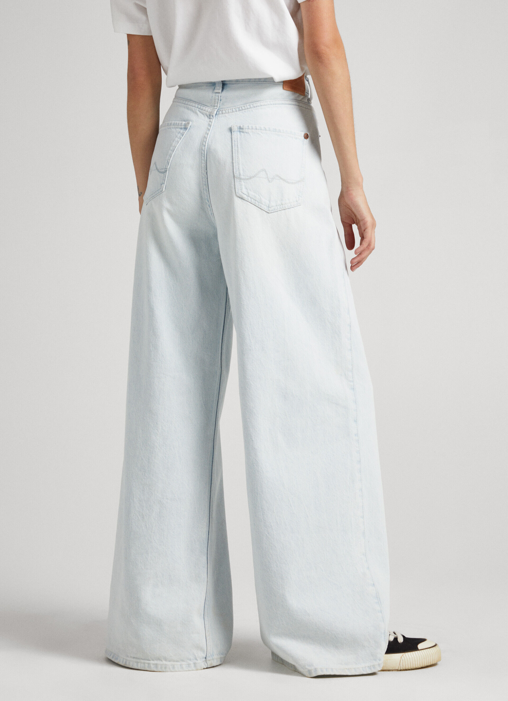 Calça jeans JAIMY de cintura alta e modelagem ampla - jeans