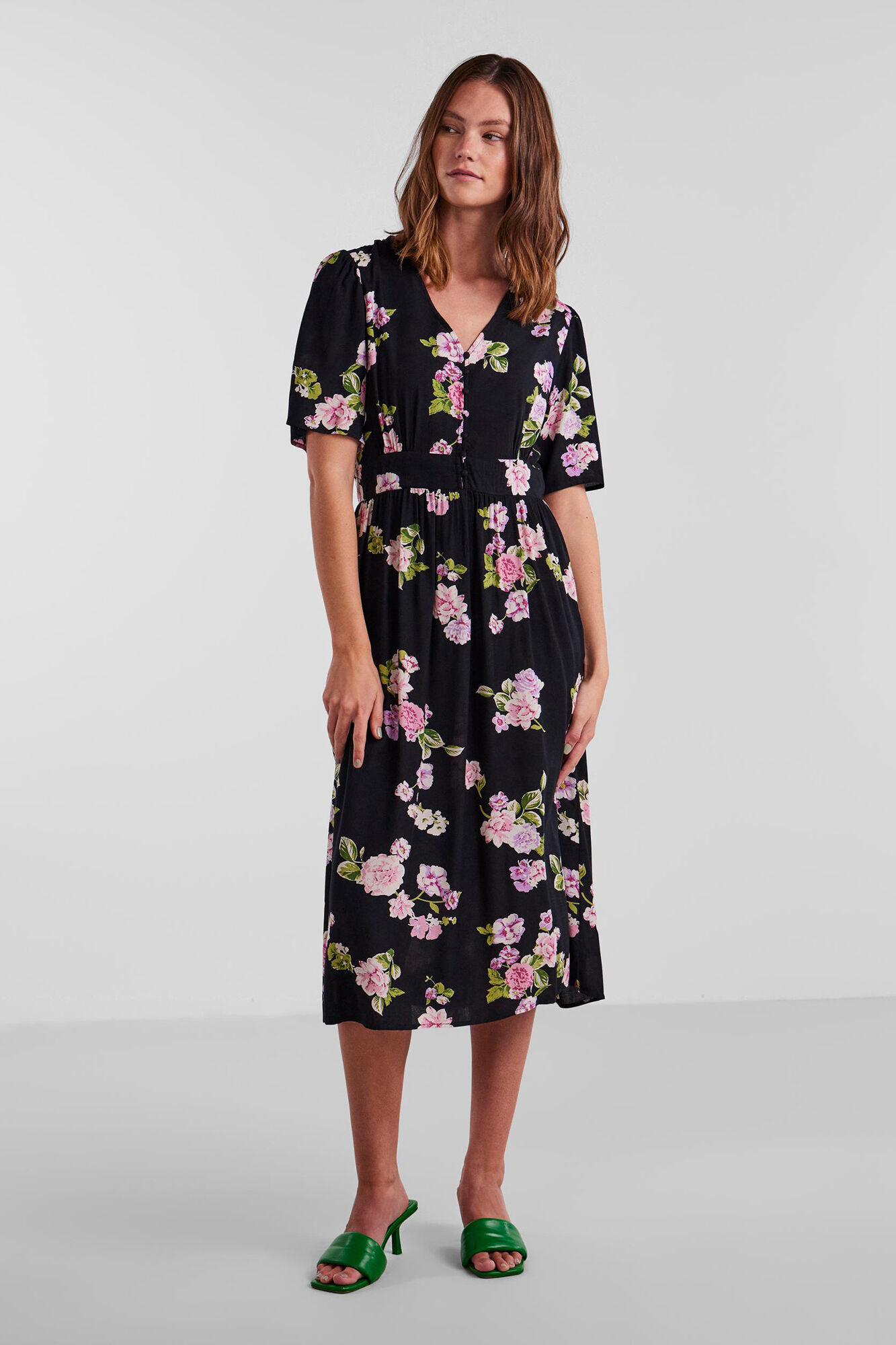 Vestido longo feminino.