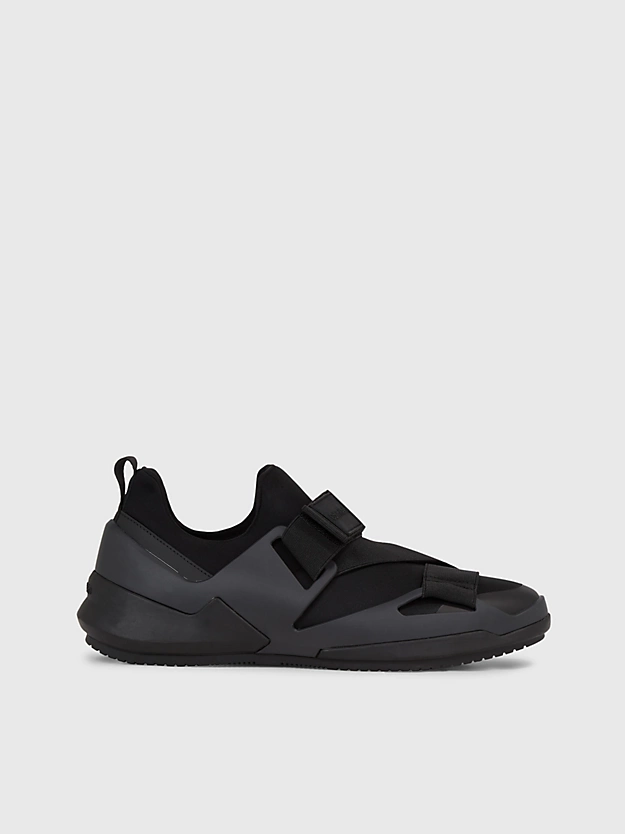 Tênis de neoprene