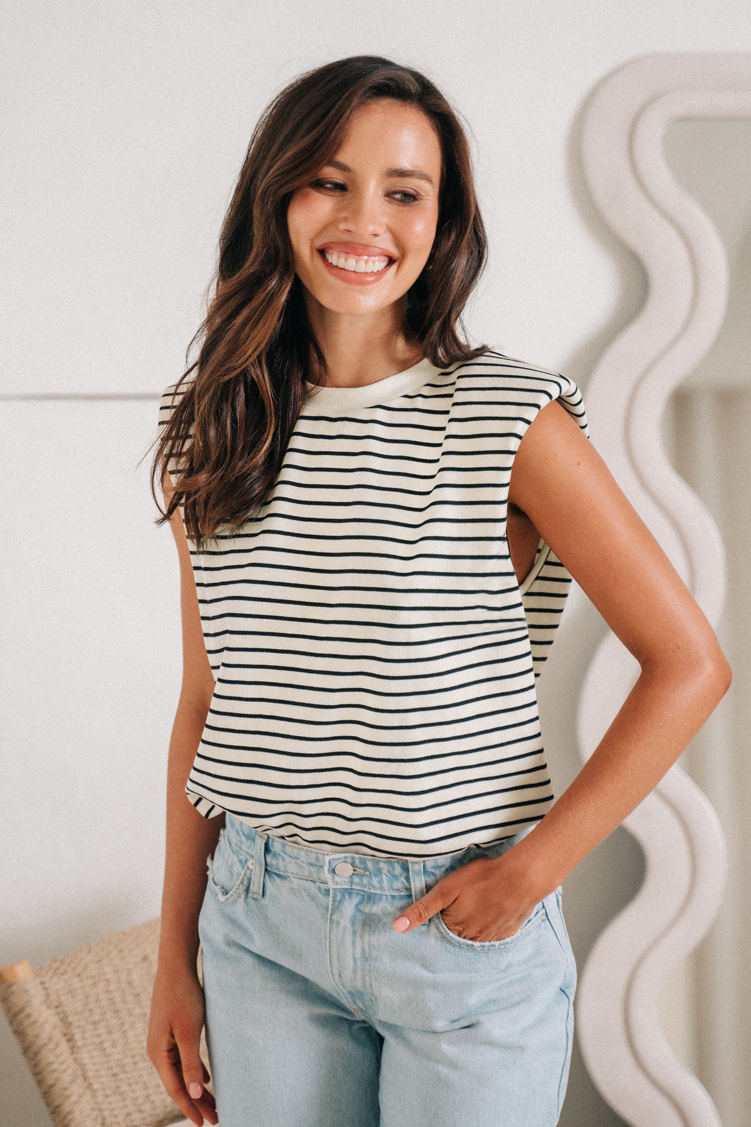 T-shirt avec mancherons à rayures noires et blanches