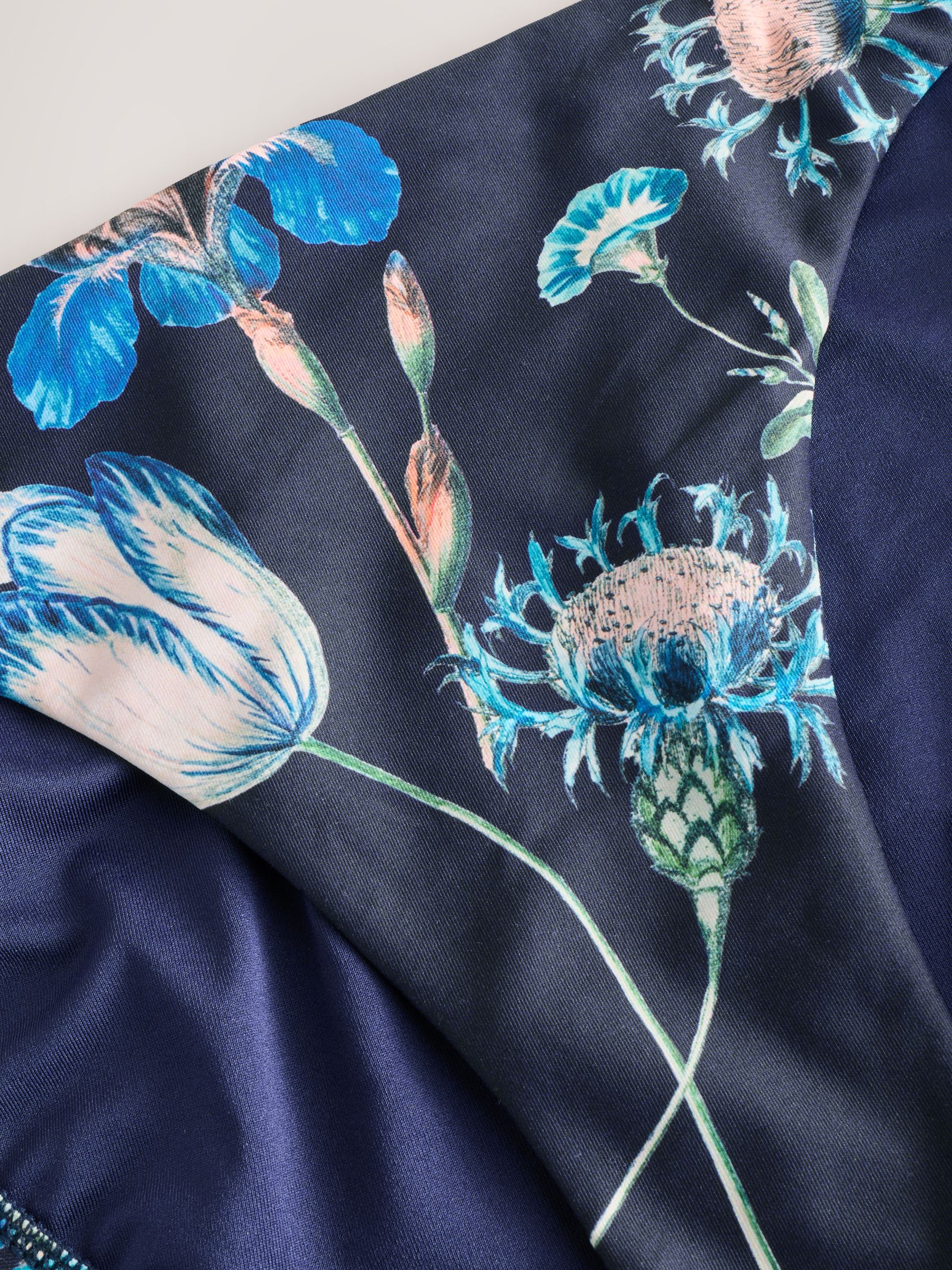 Kew Collection marineblauw met bloemenprint - Bikini broekje met print