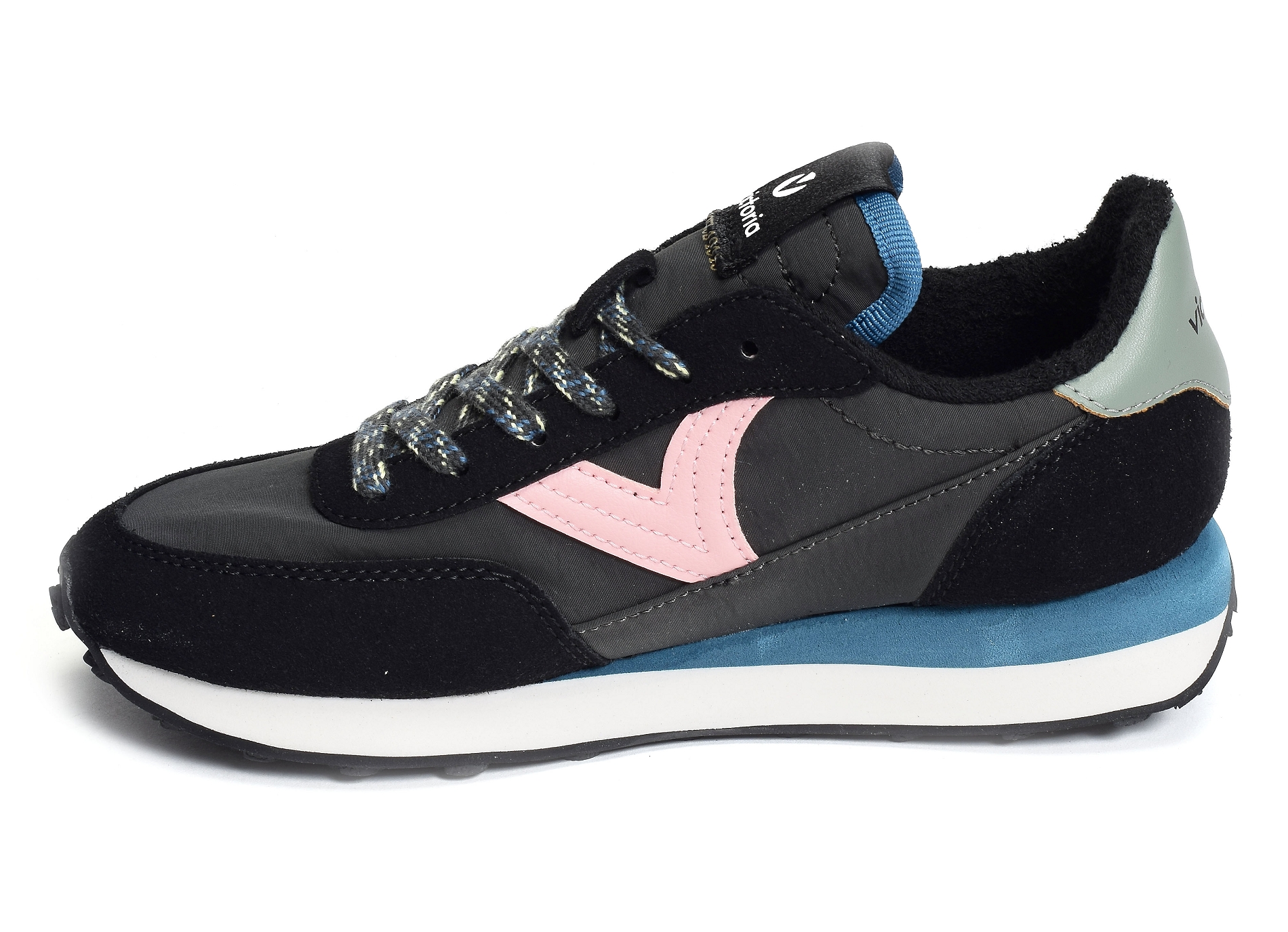 1138100 noir rose