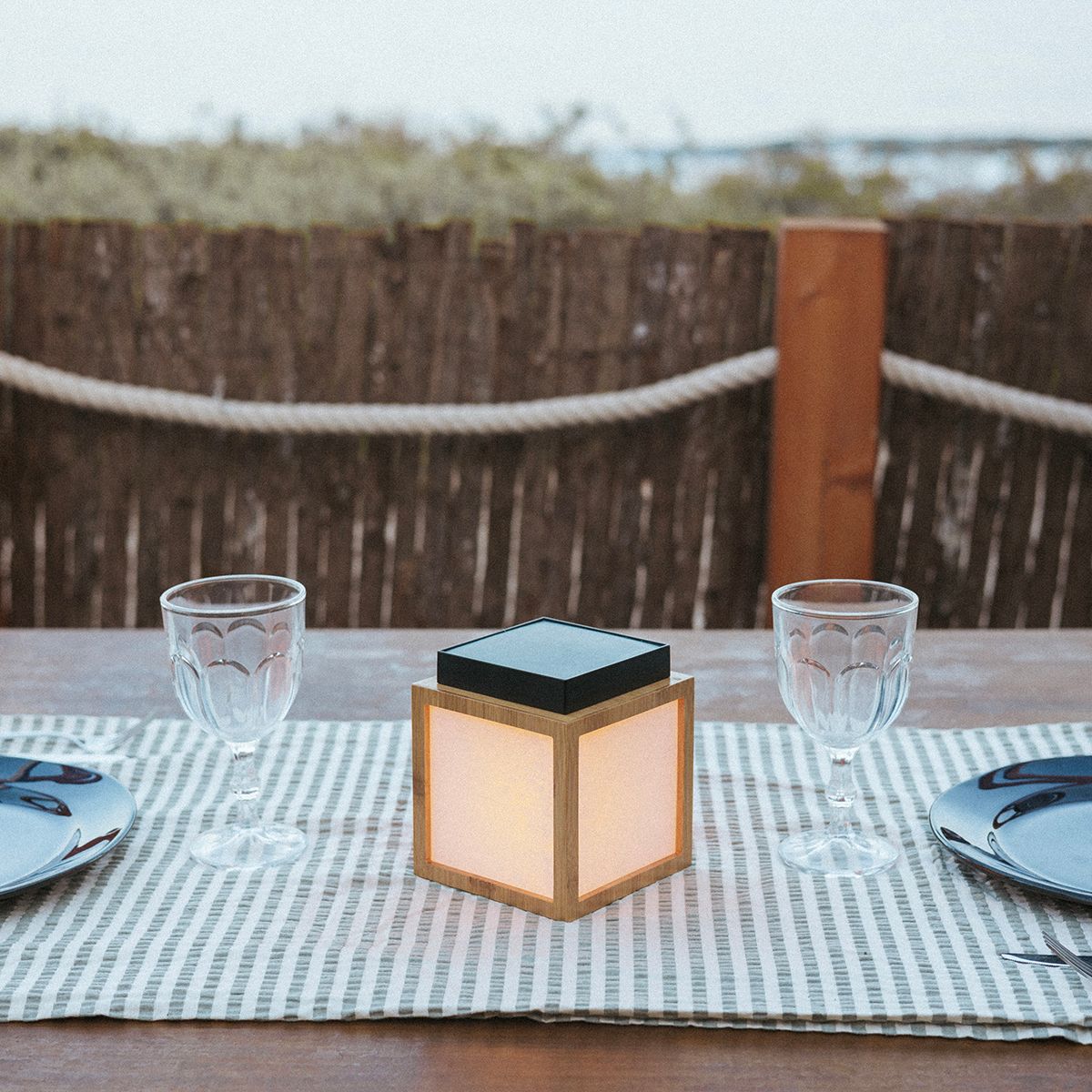 Tafellamp bamboe met vlam effect incl. LED IP44 solar oplaadbaar - Vega