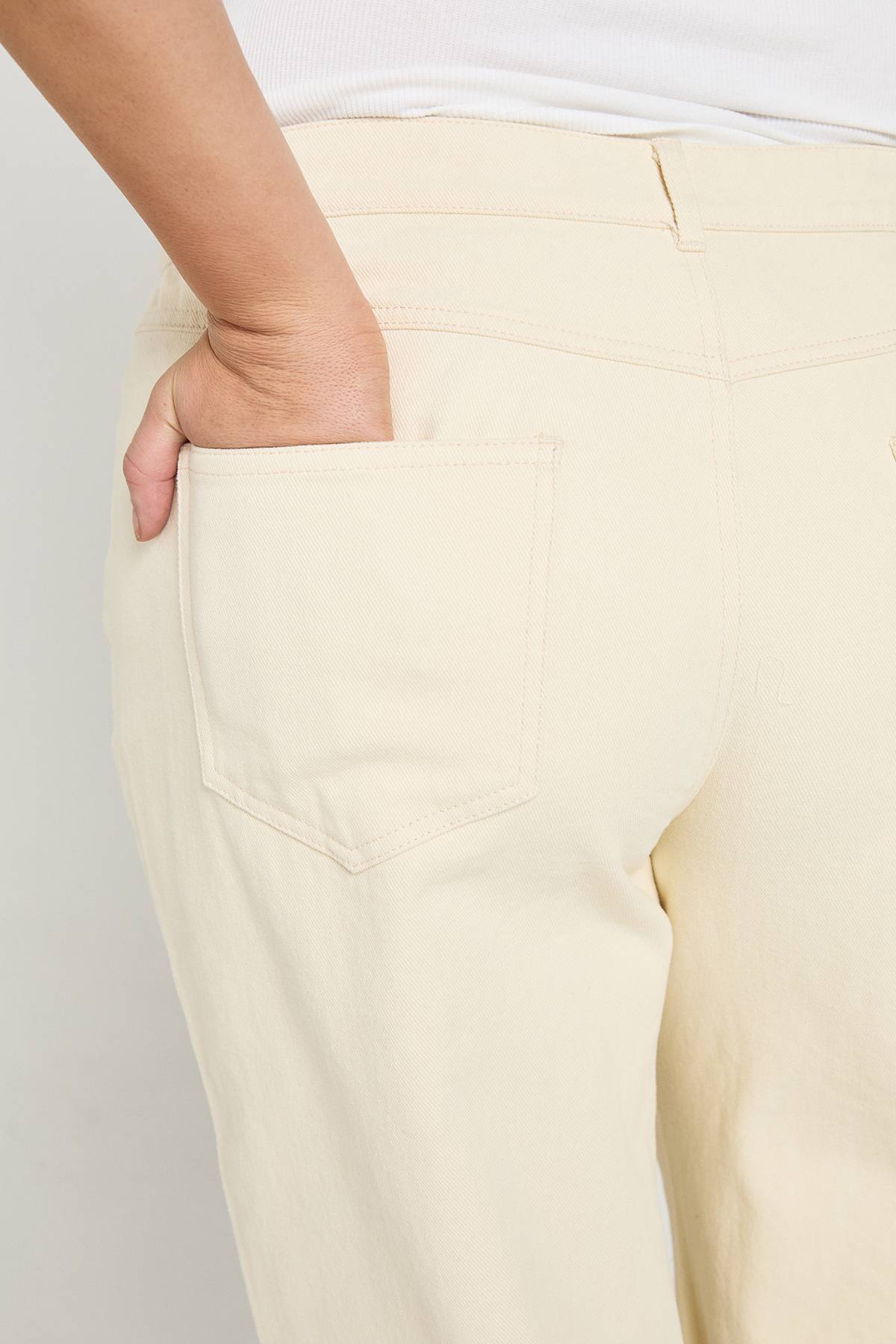 boohoo Jean Écru Large Taille Plus