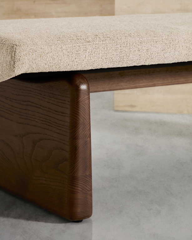 Kave Home Topaz bankje walnoot, beige chenille