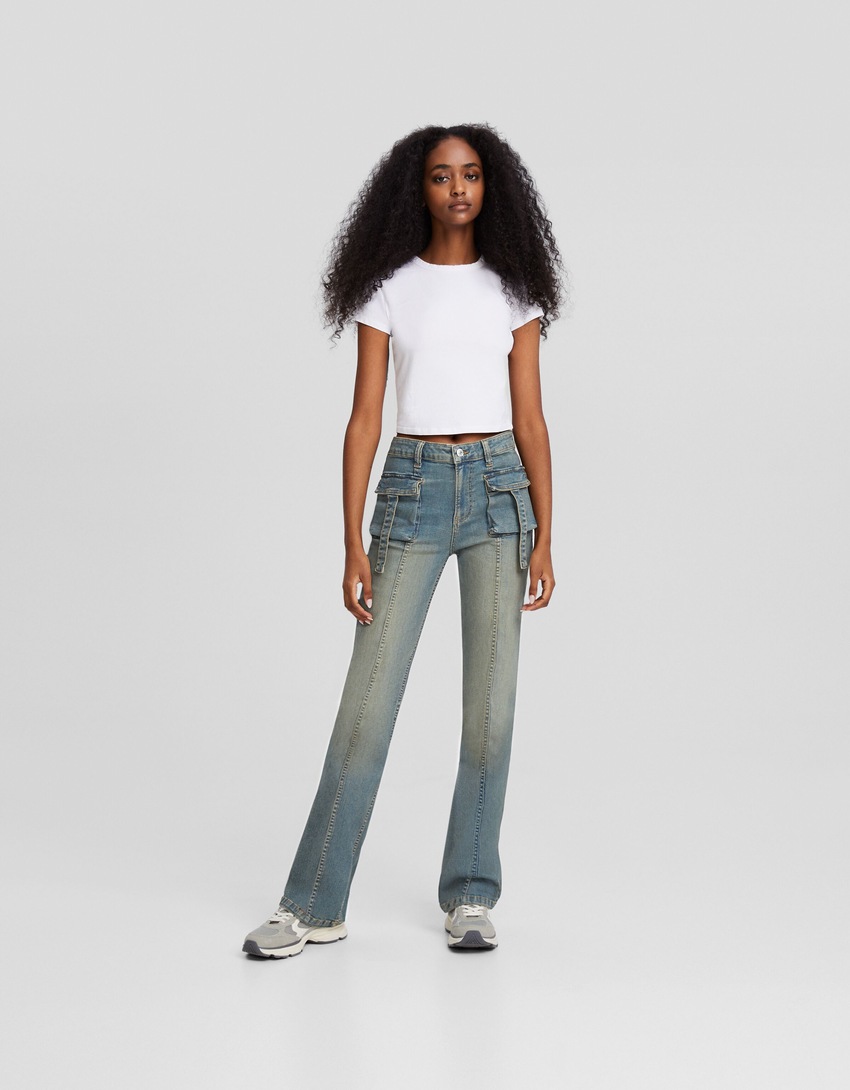 calça cargo boca de sino