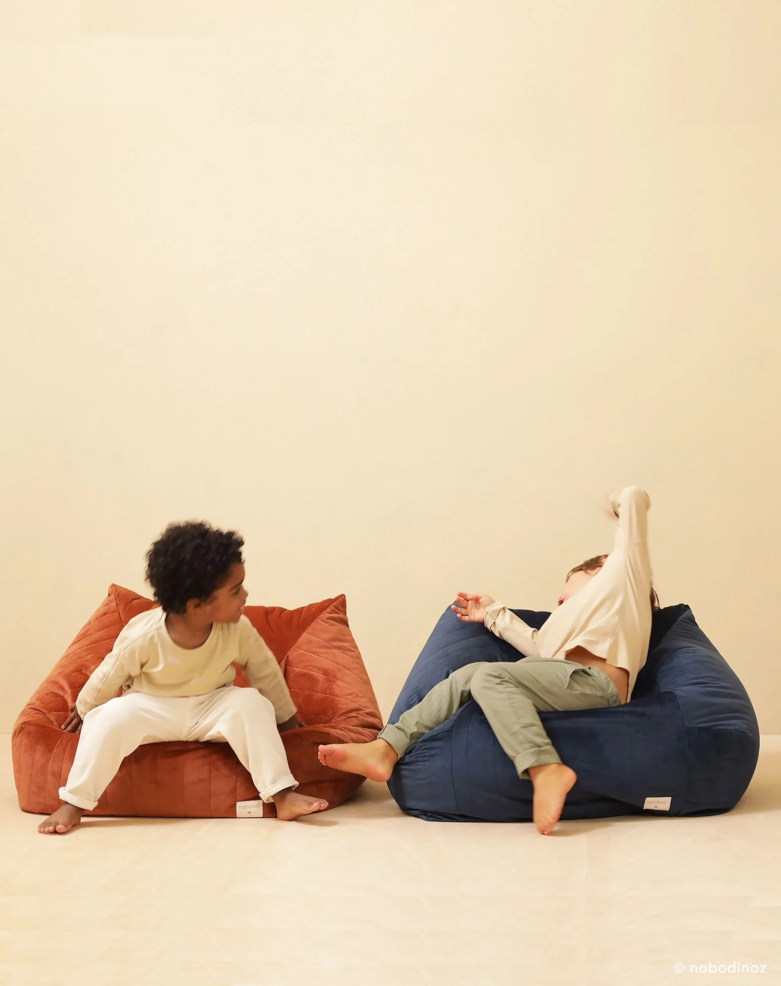Fauteuil-pouf chelsea - taille enfant -eco-velours | Bleu