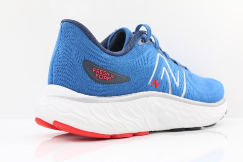 New Balance EVOZ V3