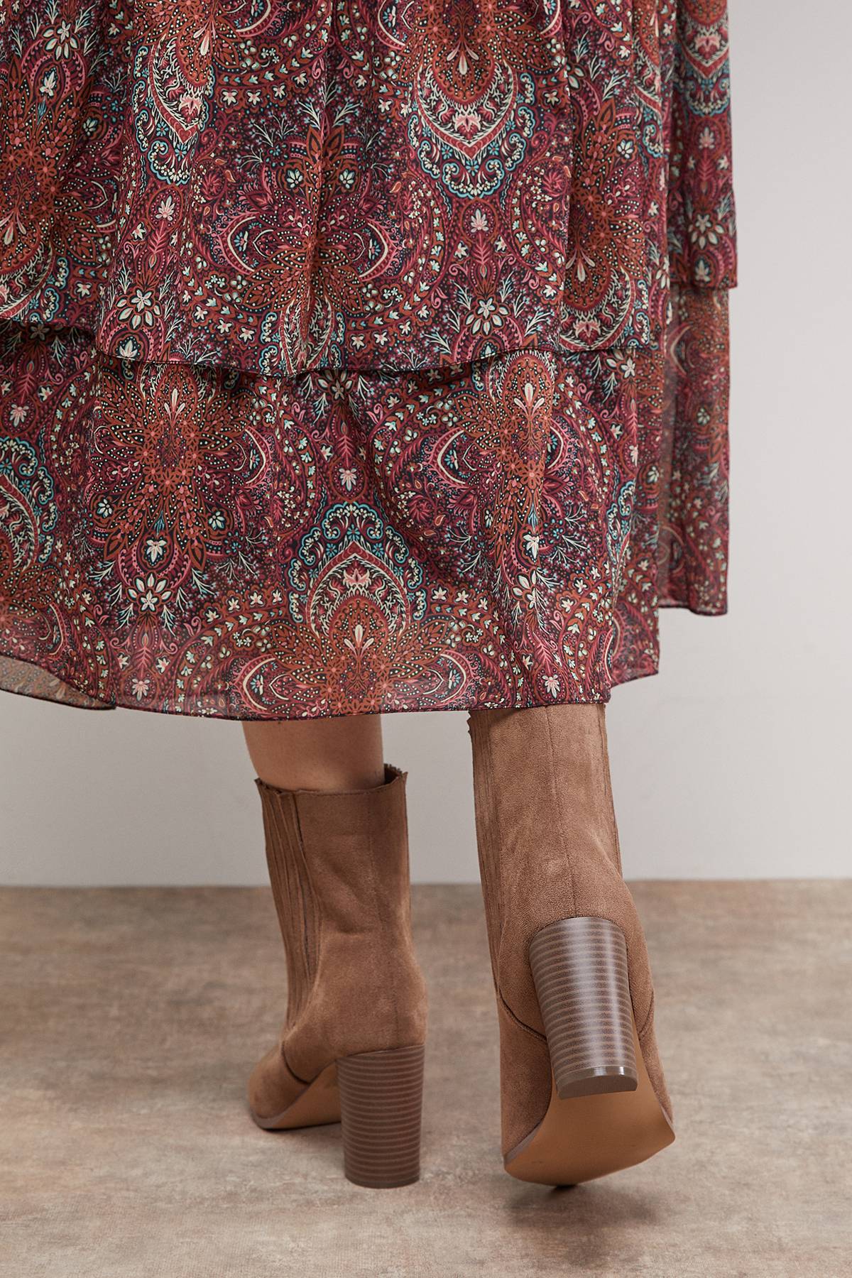 Oasis Bottines Chelsea à Talon Bloc Haut Maria Coupe Large en Daim Synthétique à Bout Pointu