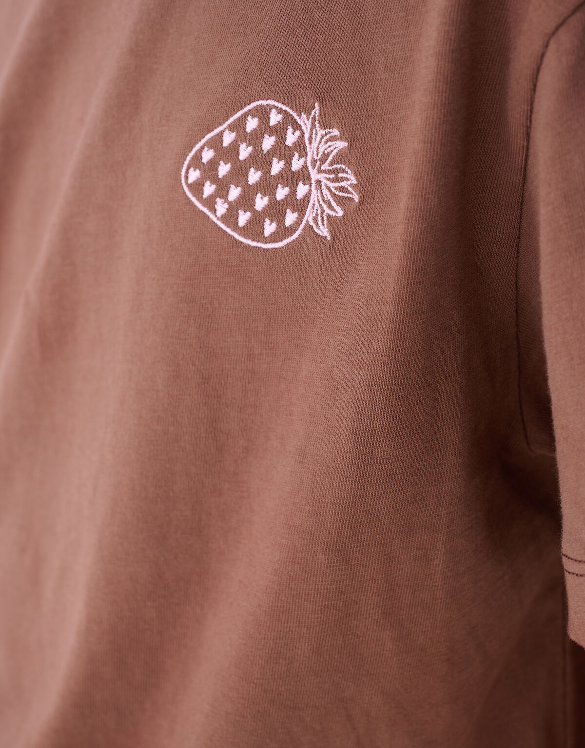 Washed Strawberry T-shirt Bruin