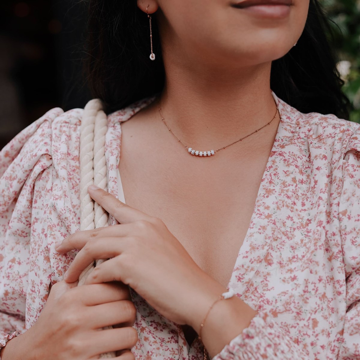 Collier, bracelet et boucles d'oreilles Piana en pierres Howlite