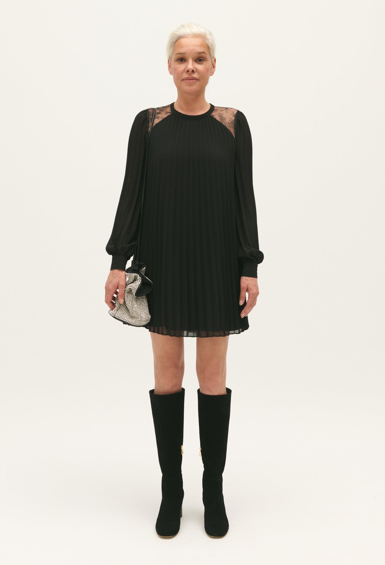 Robe courte plissee noire