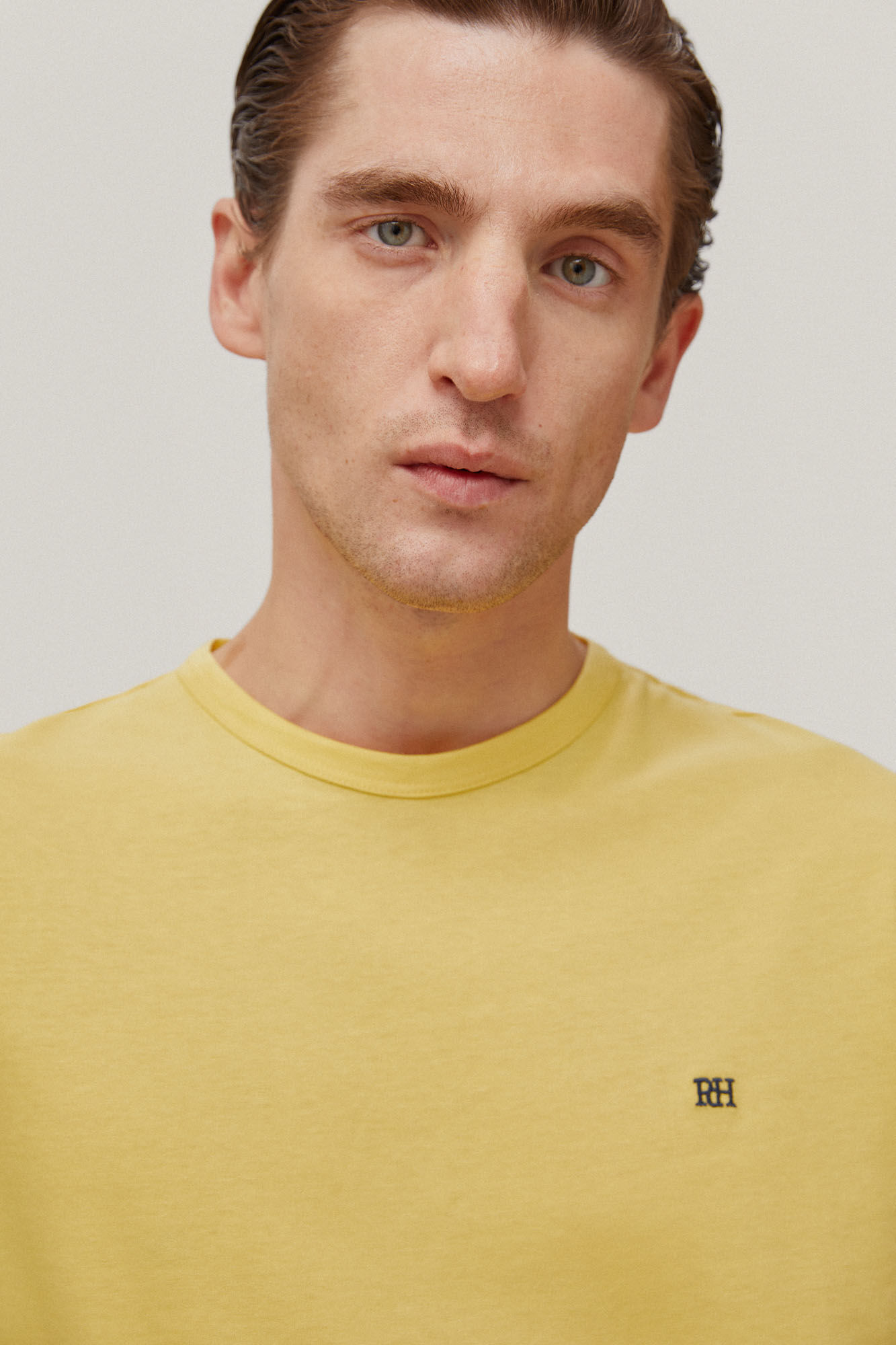 Camiseta básica - Amarela