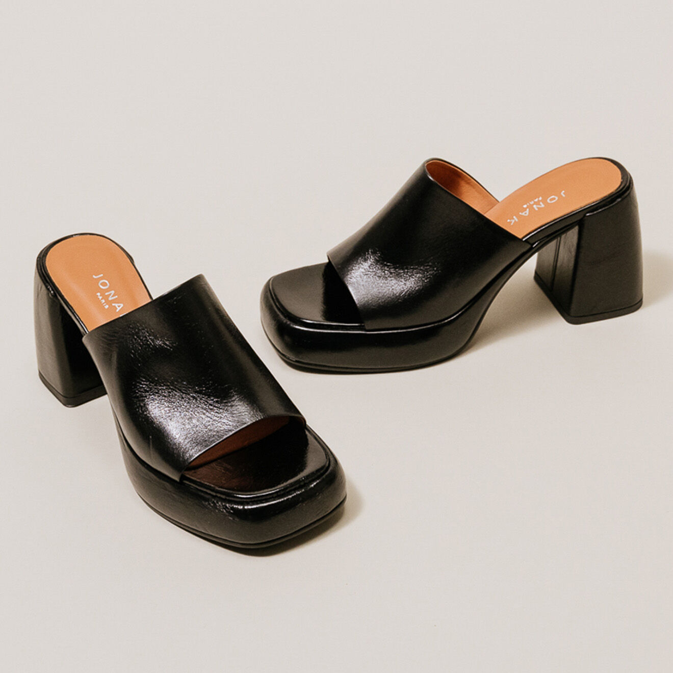 Jonak Mules en Cuir Debat noires - Talon 8.5 cm