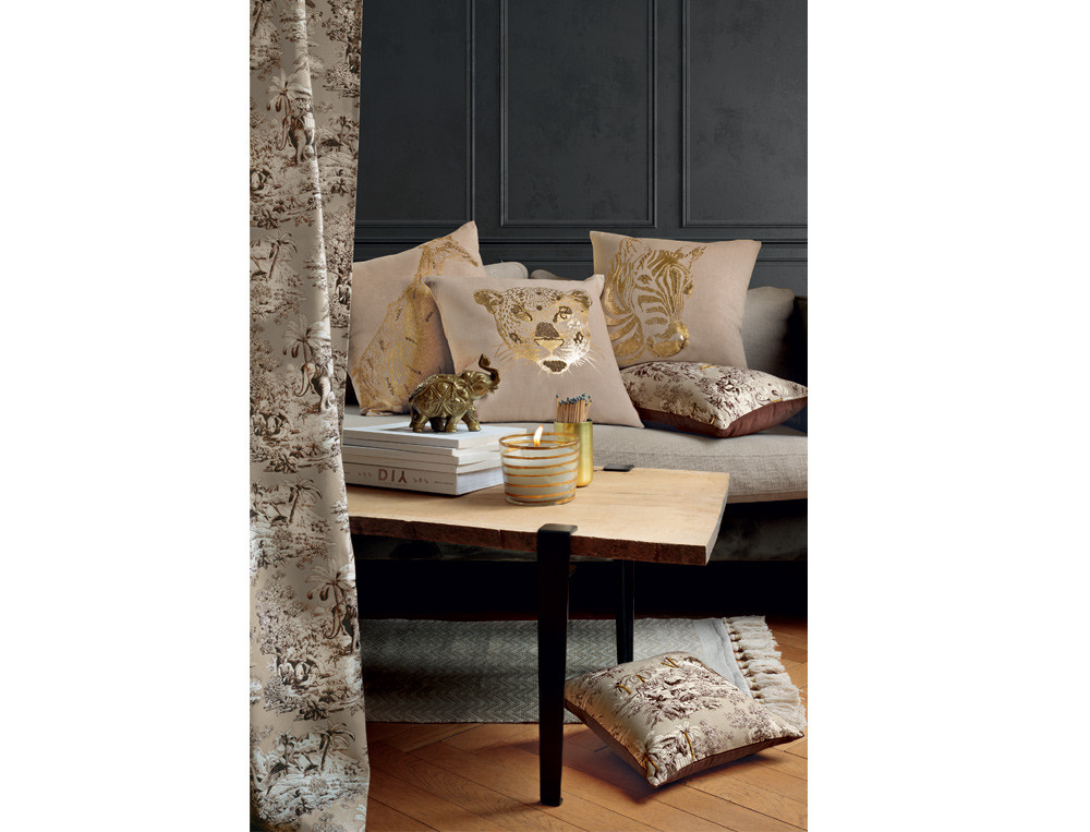 Lot 2 coussins-Un safari en or