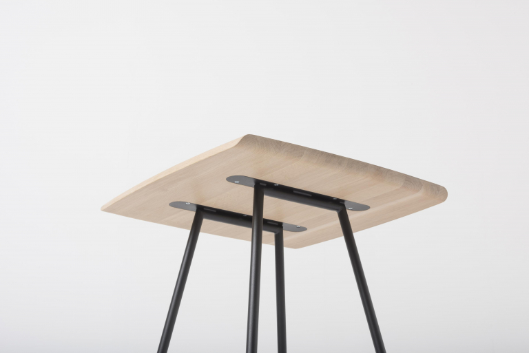 Gazzda Leina bar tafel 70x70 natural, groen onderstel