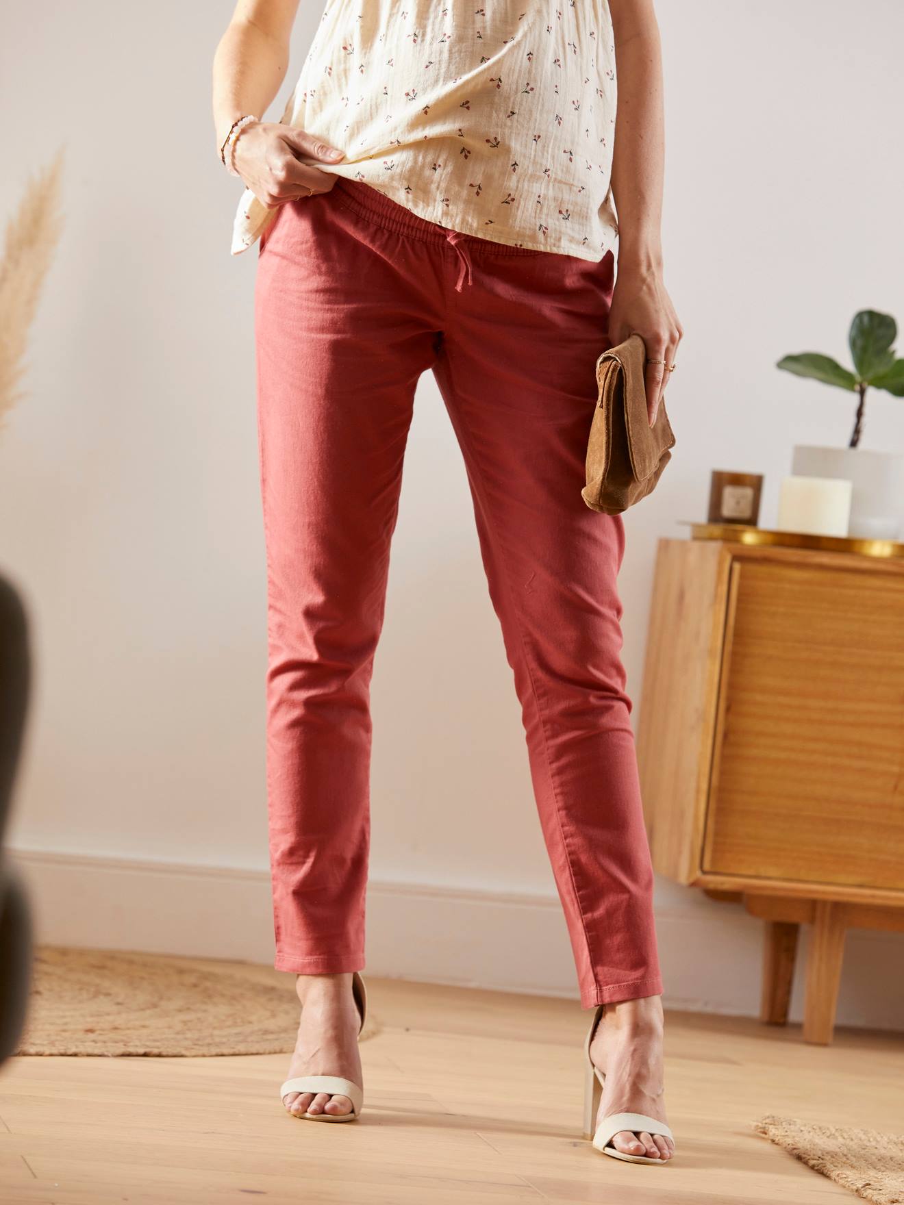 Calça chino vermelha lisa, tamanho médio, para gestantes.