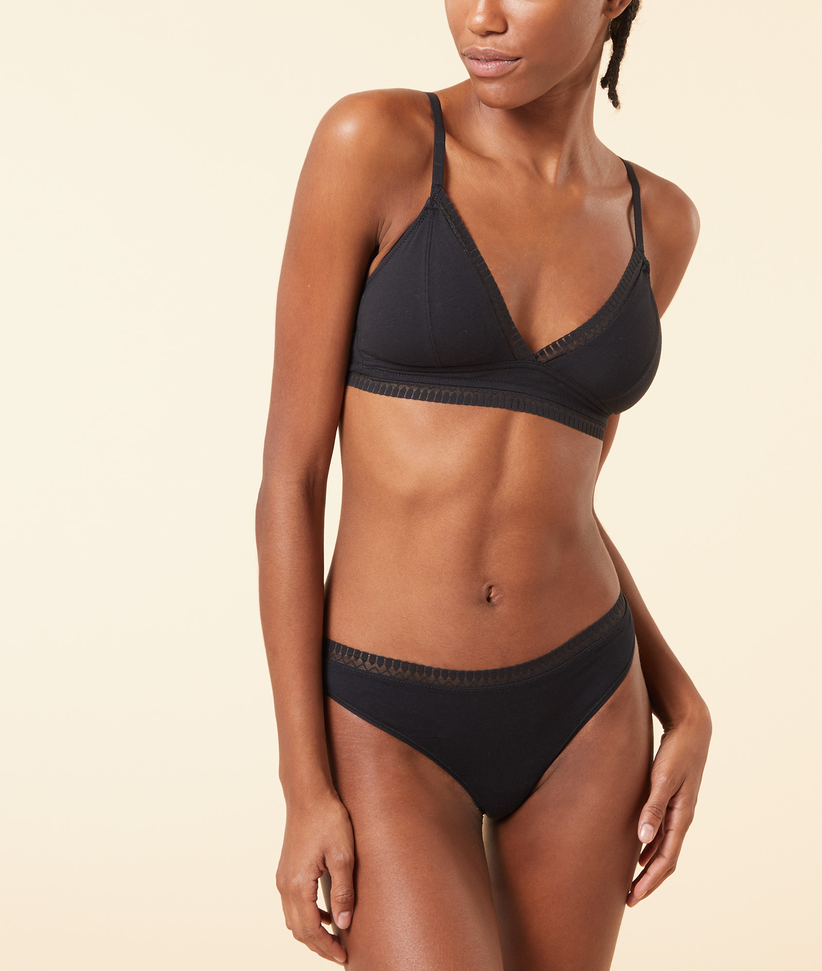 Triangle sans armatures, pads amovibles en coton