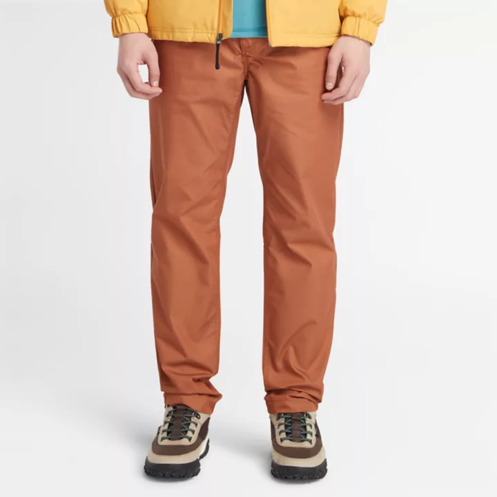 Calças Comfort Stretch para homem na cor castanha