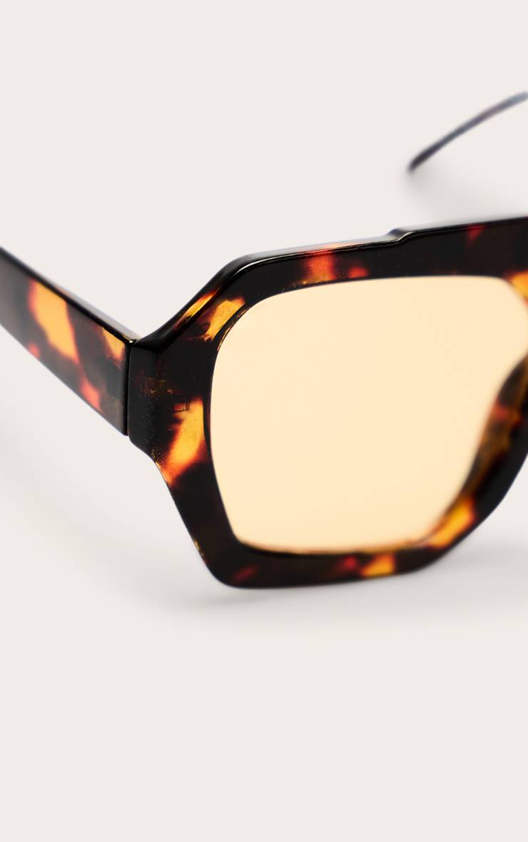 Tortoiseshell Lunettes De Soleil Jeepers Peepers Aviateur Angulaire À Verres Oranges