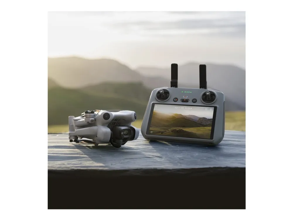 DJI Mini 4 Pro Fly More Combo - Drone - USB