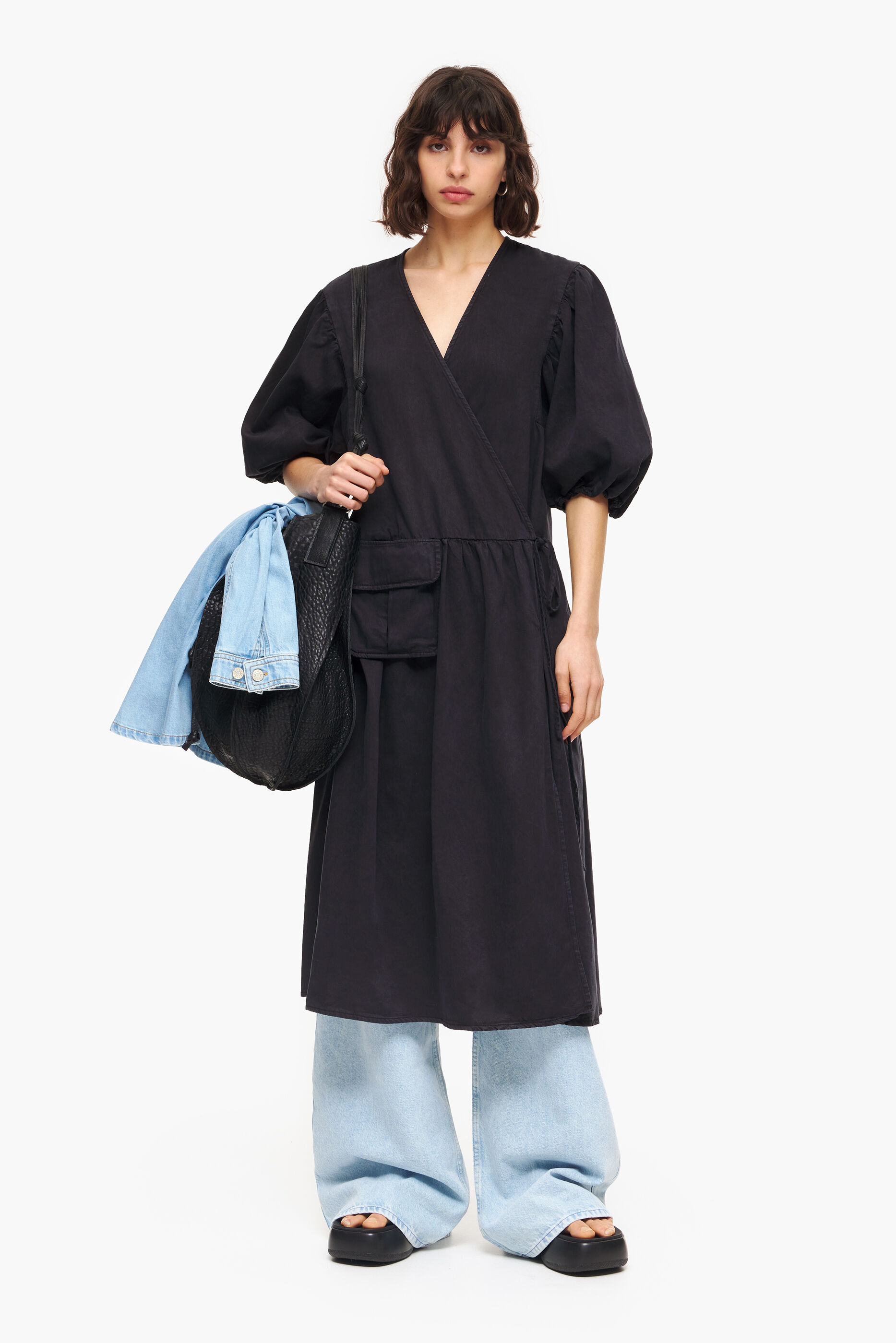 Vestido midi de jeans preto