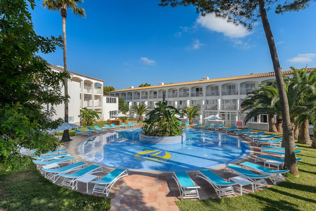 Vibra Cala Tarida Logies en ontbijt - Hotel