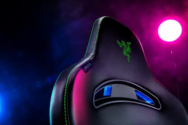 Razer Iskur X - Stol - armstøtter - T-formet - syntetisk læder, stål, elastomerisk polyuretan (EPU) - sort/grøn