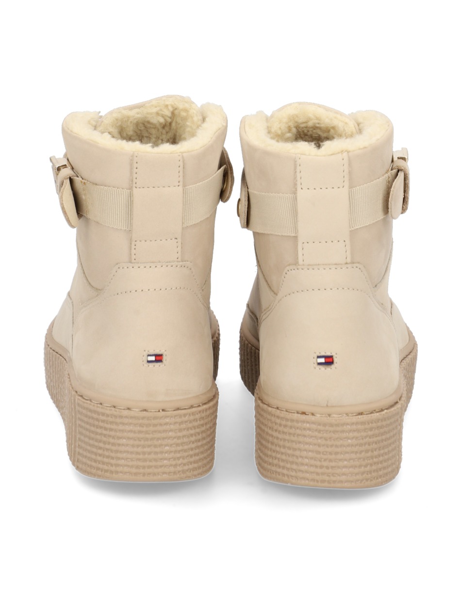 Warmlined Lace Up Boots
