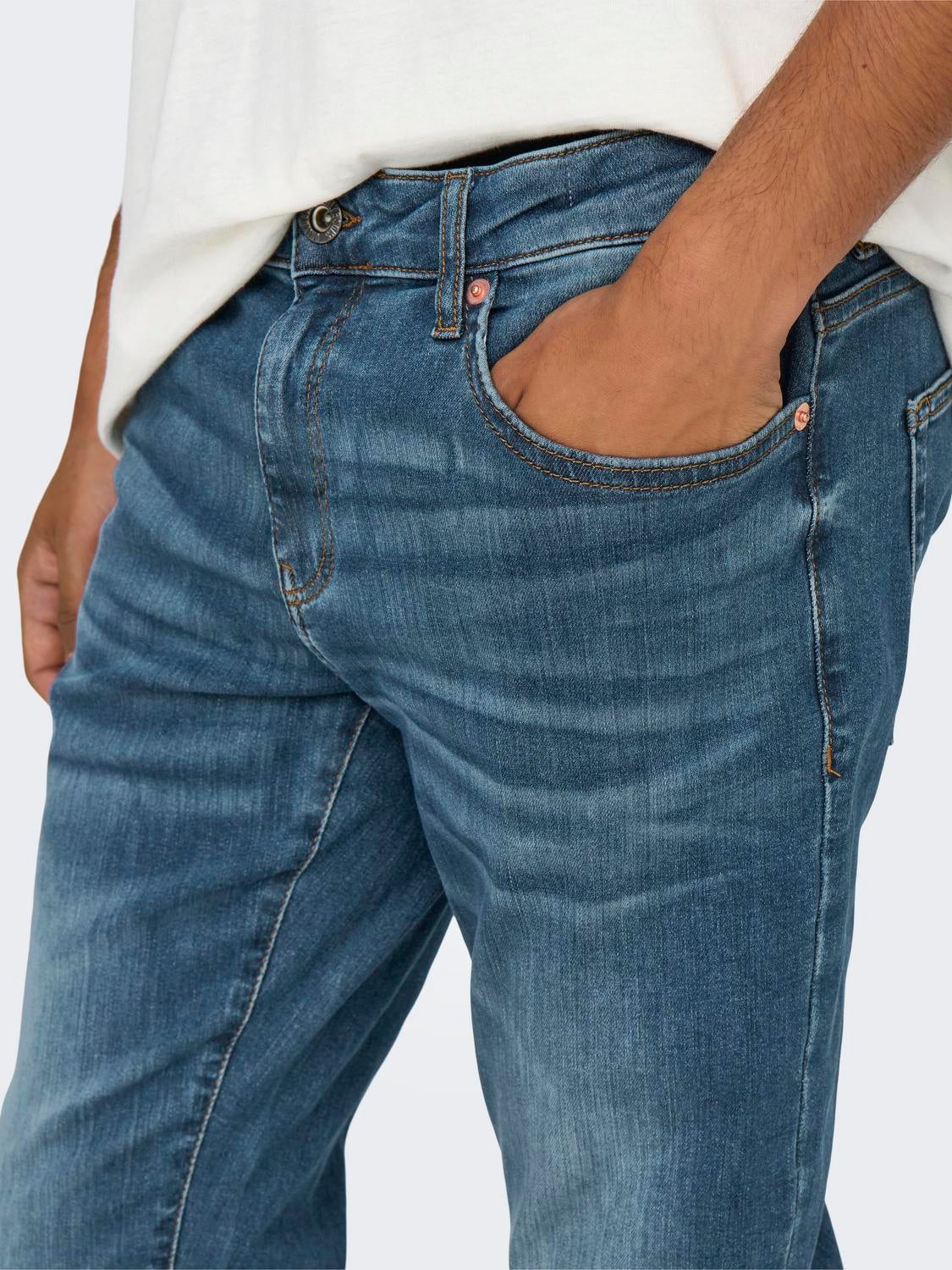 ONSLOOM Niedrige Taille Verjüngter Slim Fit Jeans Dark Medium Blue Denim