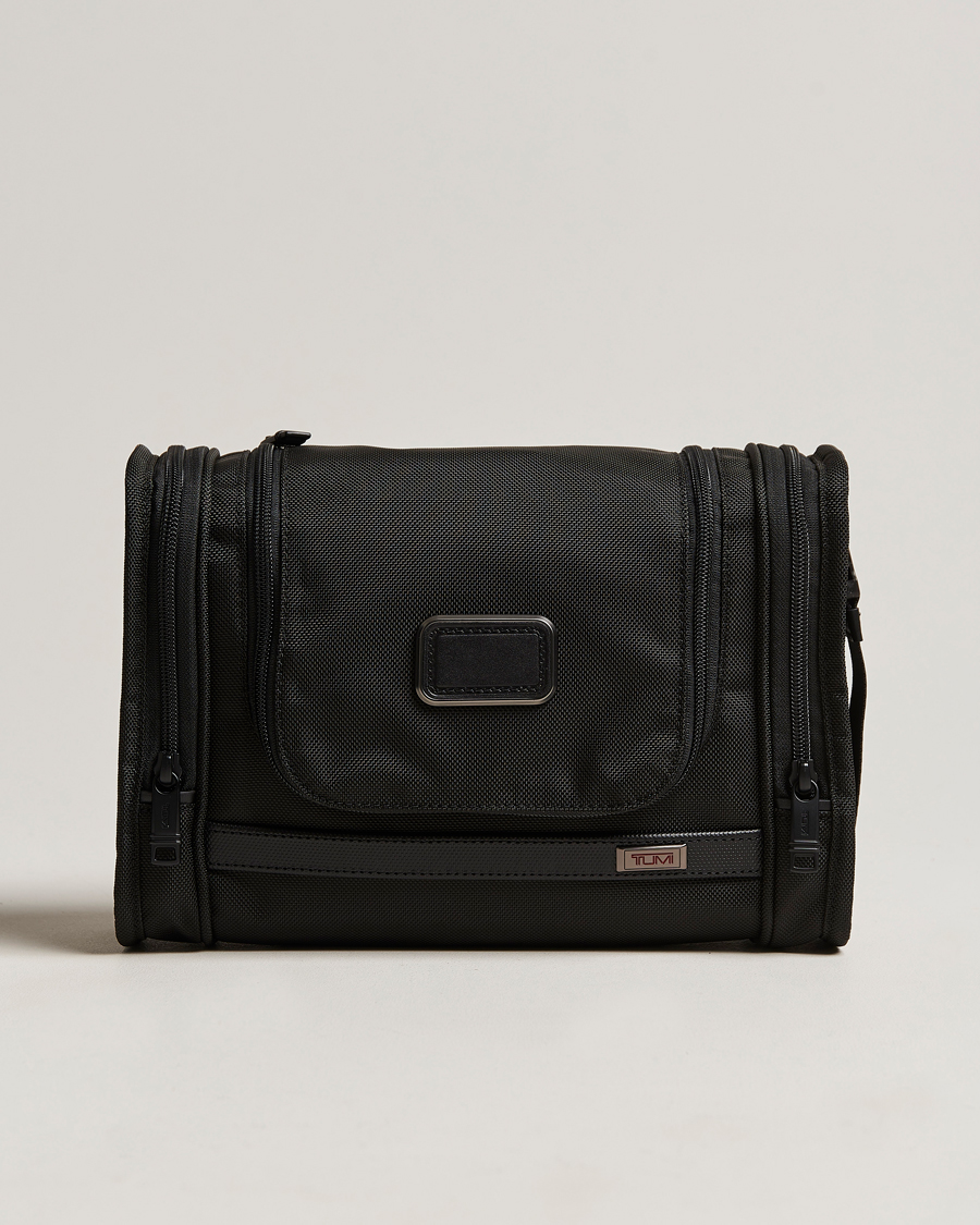 TUMI Alpha Hanging Travel Kit Black