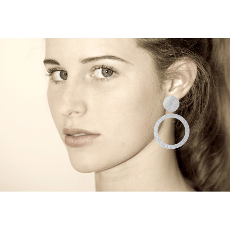 Boucles d'Oreilles Clip Laiton Mat Pastille Brossée et Anneau Martelé