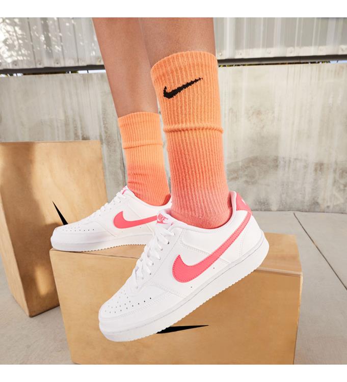 Nike Women Court Vision Low Sneakers