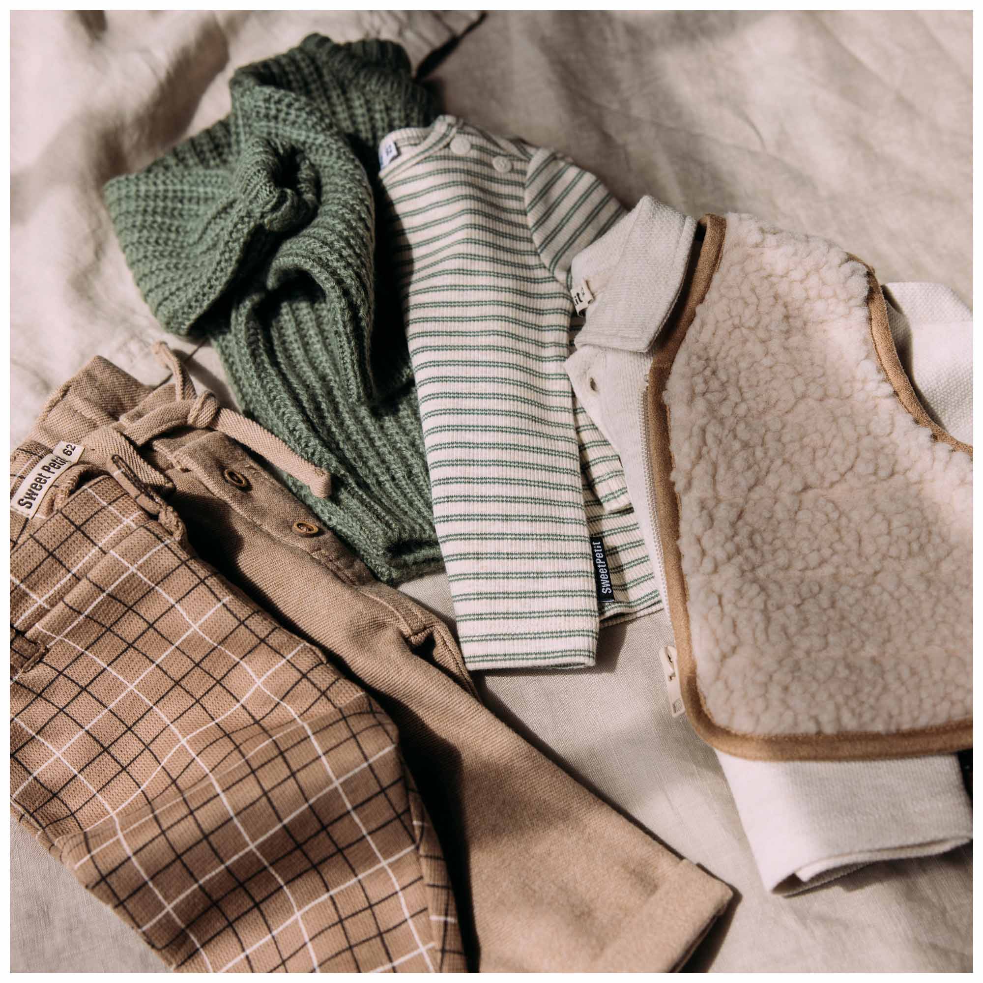 Sweet Petit peuter gilet Jef mouwloos effen beige