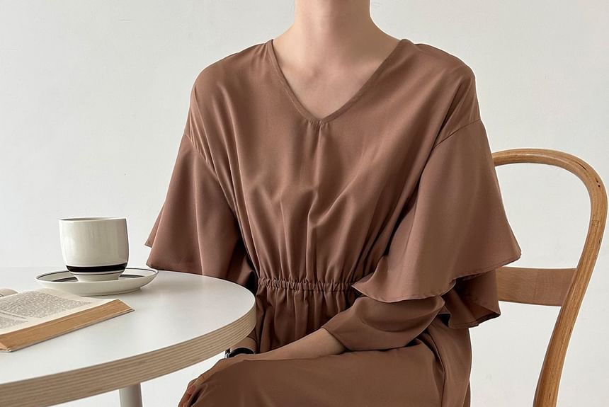 Chubby Girl - gelaagde lange mouw V-hals effen midi-jurk