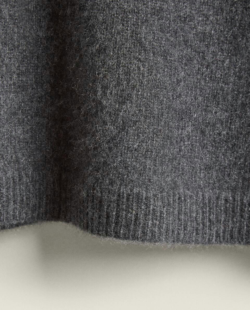SUÉTER DE GOLA ALTA DE CASHMERE