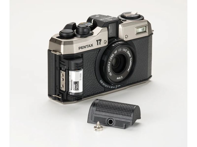 Pentax Analogkamera 17 Kompakte Filmkamera mit fester Brennweite, konzipiert für die Aufnahme halbgrosser Fotos