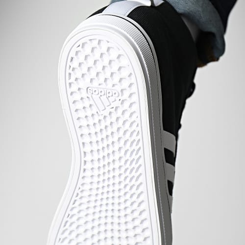 Baskets Bravada 2 Mid HP7975 Core Black Cloud White