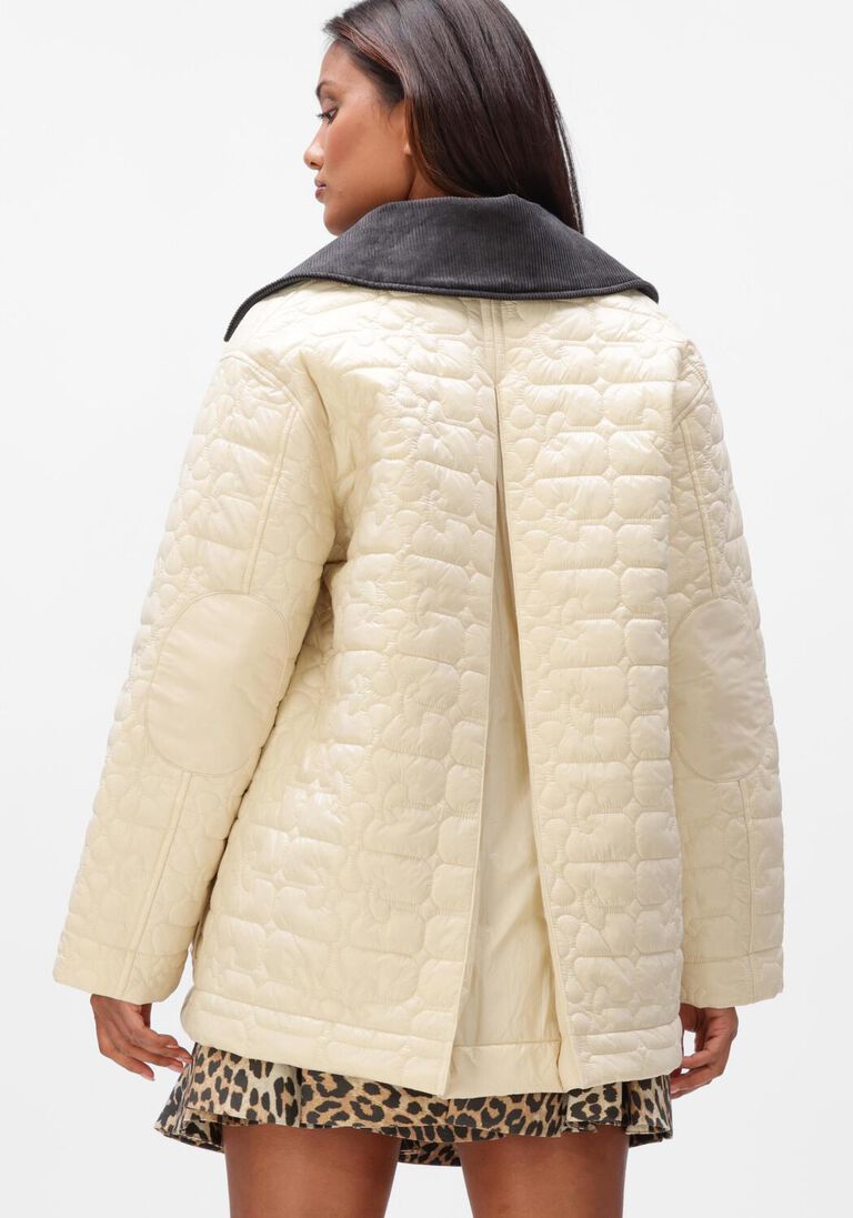 beige ganni jassen shiny quilt jacket