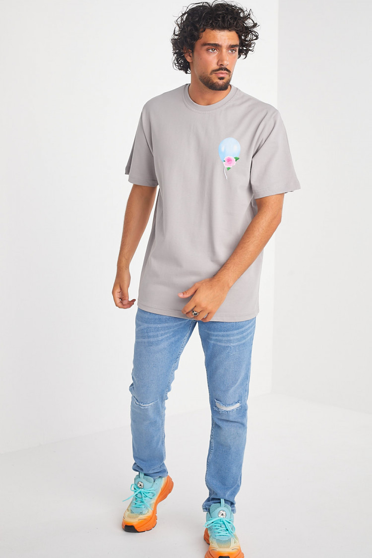 T-shirt gris à motif ballon et fleur