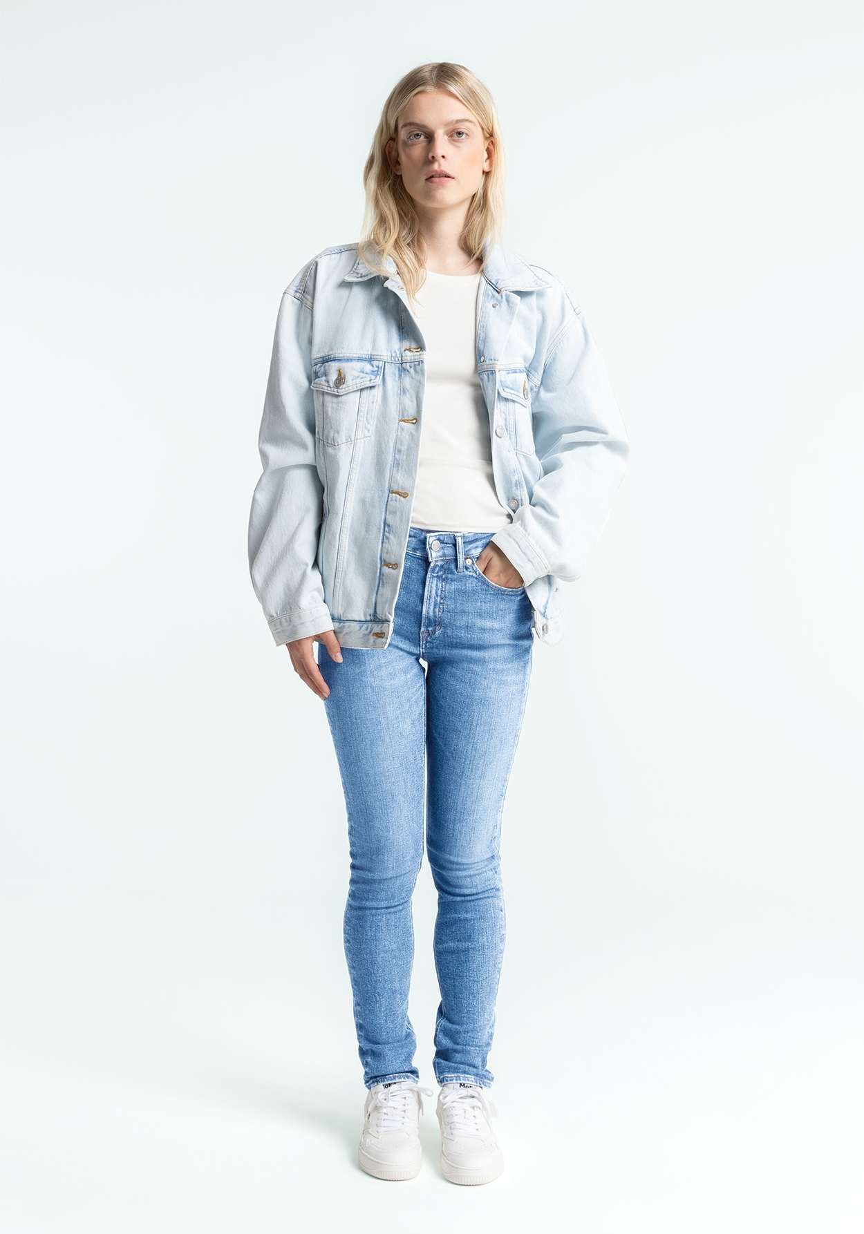Kings Of Indigo Jeans Juno Medium Journey Light Used