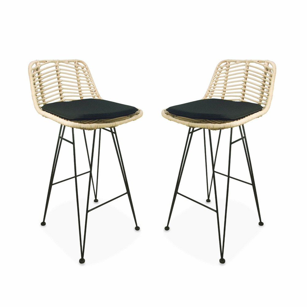 Deux tabourets de bar en rotin naturel et métal. Coussins noirs - cahya