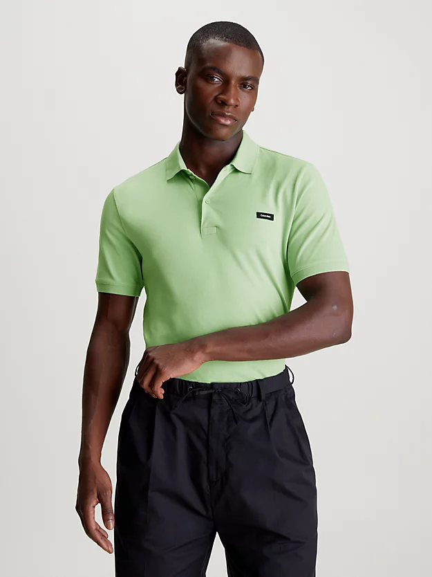 Camisa polo de corte justo com gola elástica em piqué