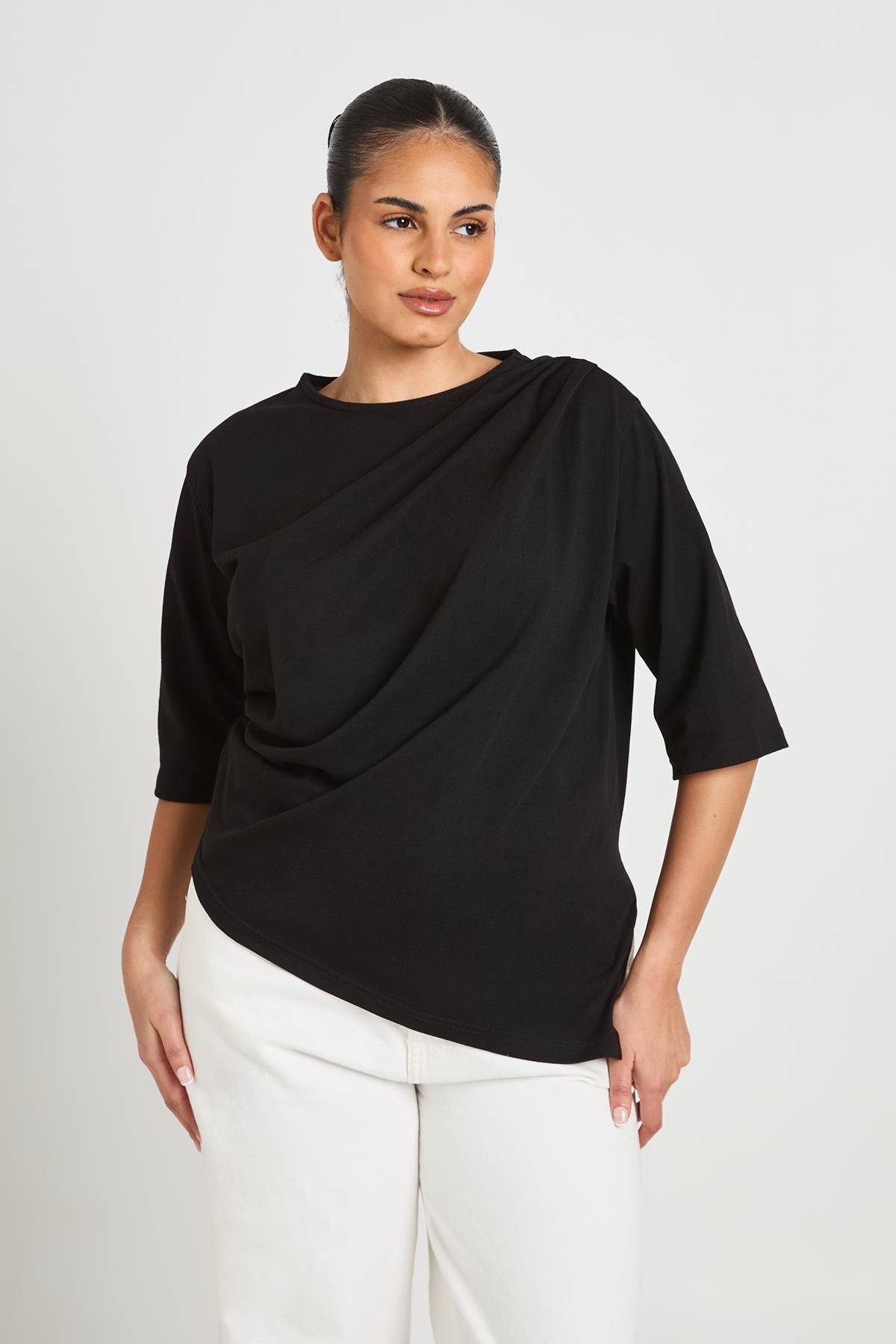 boohoo T-shirt Grande Taille À Ourlet Asymétrique Taille Cintrée Et Manches 3/4